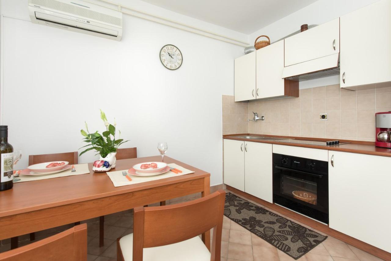 Apartmani Paradiso Krk Town Eksteriør billede